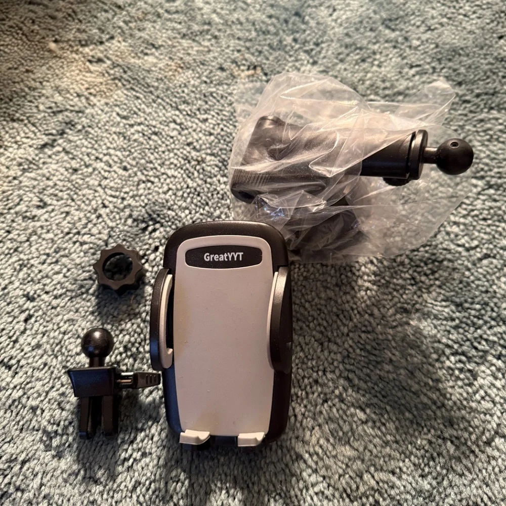 Universal Car Mount, works with most phones!